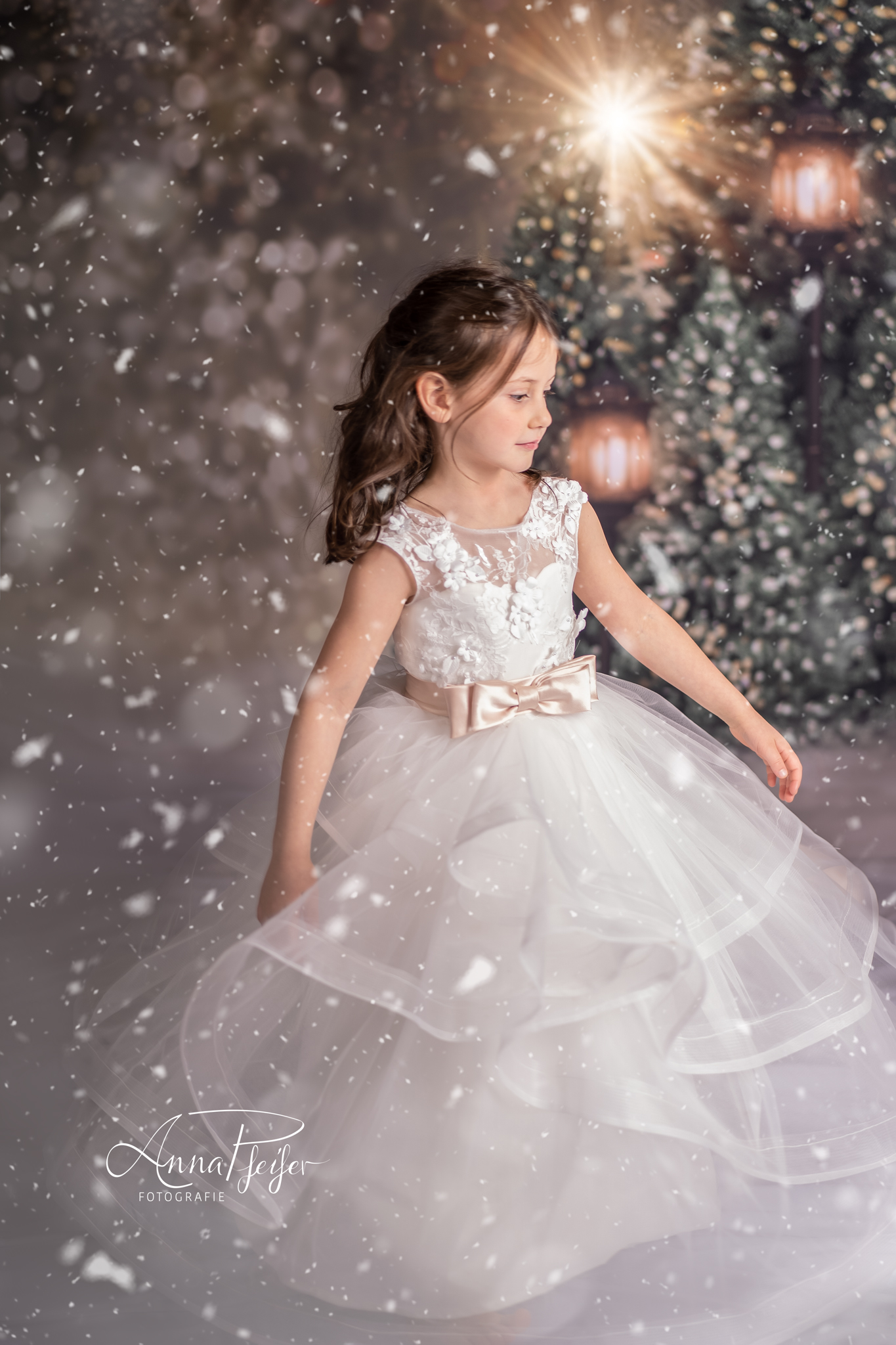 Tanzen im Prinzessinnenkleid im Schnee